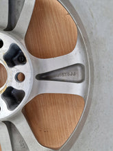 Load image into Gallery viewer, 1x Alufelge 15 Zoll 6.0&quot; 5x114.3 50ET Silber Hyundai Ix20 Venga Rim Wheel