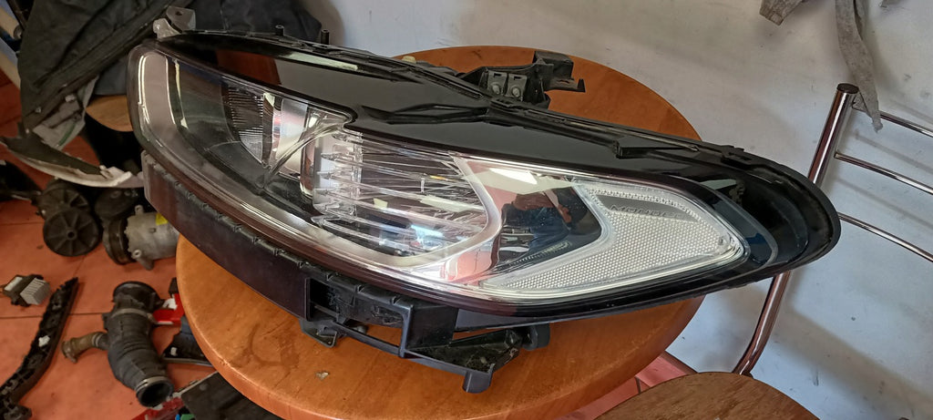 Frontscheinwerfer Ford Mondeo 89906732 Links Scheinwerfer Headlight