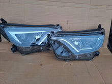 Load image into Gallery viewer, Frontscheinwerfer Toyota Rav 4 IV I Ein Satz Scheinwerfer Headlight SCH5252530864dp
