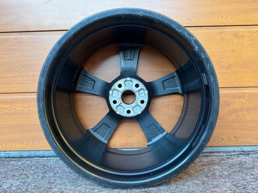 1x Alufelge 19 Zoll 8.5" 5x112 53ET Glanz Schwarz 8V0601025FC Audi A3 Rim Wheel FEL8062853293dl
