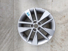 Laden Sie das Bild in den Galerie-Viewer, 1x Alufelge 17 Zoll 7.5" 46ET 6V0601025C Skoda Fabia Rim Wheel FEL7955020254cl