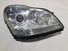Laden Sie das Bild in den Galerie-Viewer, Frontscheinwerfer Mercedes-Benz X164 Xenon Rechts Scheinwerfer Headlight SCH8930370161wq