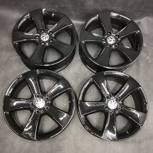 Laden Sie das Bild in den Galerie-Viewer, 4x Alufelge 17 Zoll 6.5" 5x112 39ET Glanz Silber 3C8601025F VW Scirocco Passat FEL9895278420ez