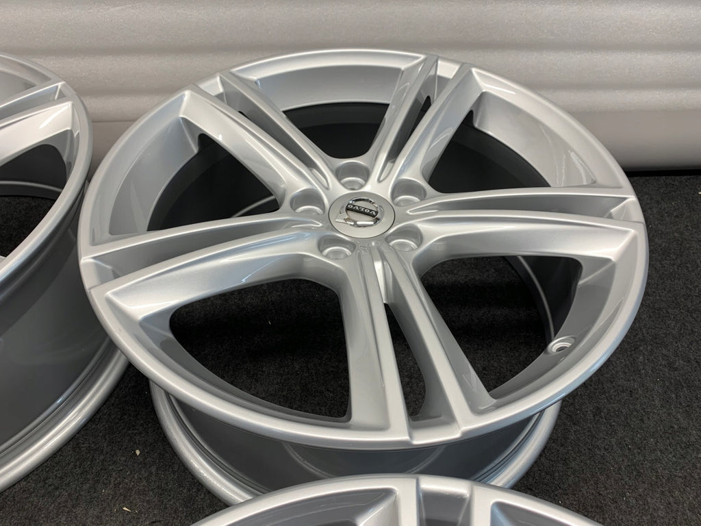 4x Alufelge 18 Zoll 8.0" 5x108 42ET Glanz Schwarz Volvo V60 S60 Rim Wheel FEL9968053541sz