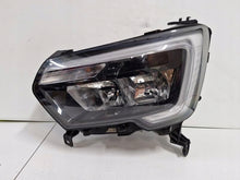 Laden Sie das Bild in den Galerie-Viewer, Frontscheinwerfer Renault Master III 260607867R Links Scheinwerfer Headlight SCH1997053130eg