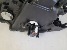 Laden Sie das Bild in den Galerie-Viewer, Frontscheinwerfer Mazda 3 Bp BCJH51030 Rechts Scheinwerfer Headlight SCH2797679871vo