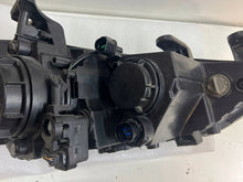 Laden Sie das Bild in den Galerie-Viewer, Frontscheinwerfer Hyundai Elantra 92101F2 Links Scheinwerfer Headlight