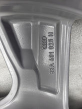 Load image into Gallery viewer, 1x Alufelge 18 Zoll 7.0" 5x112 43ET Glanz Silber 83A601025H Audi Q3 Rim Wheel FEL2741201420vu