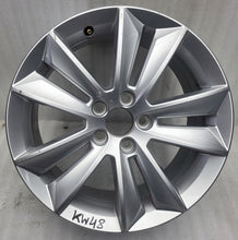 Laden Sie das Bild in den Galerie-Viewer, 1x Alufelge 17 Zoll 7.0&quot; 5x108 40 5ET 31471309 Volvo S60 V60 V70 Rim Wheel