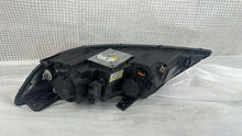 Load image into Gallery viewer, Frontscheinwerfer Kia Sorento Rechts Scheinwerfer Headlight SCH3946864858ol