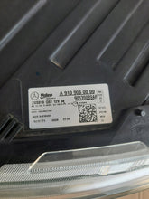 Laden Sie das Bild in den Galerie-Viewer, Frontscheinwerfer Mercedes-Benz Sprinter A9109060000 Links Headlight