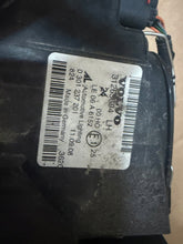 Laden Sie das Bild in den Galerie-Viewer, Frontscheinwerfer Volvo S40 31265694 Links Scheinwerfer Headlight SCH7248380805vy