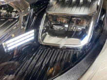 Laden Sie das Bild in den Galerie-Viewer, Frontscheinwerfer Ford Kuga I LV4B-13E015-FC LED Links Scheinwerfer Headlight SCH3738131090re