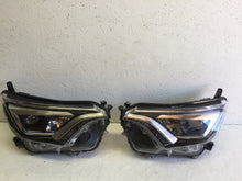Laden Sie das Bild in den Galerie-Viewer, Frontscheinwerfer Toyota 89210-OD230 LED Rechts Scheinwerfer Headlight