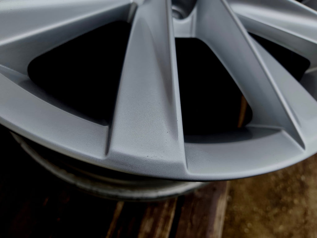 1x Alufelge 17 Zoll 7.0" 5x112 42ET Glanz Silber 3AA601025R VW Passat B7 FEL6831351168ar