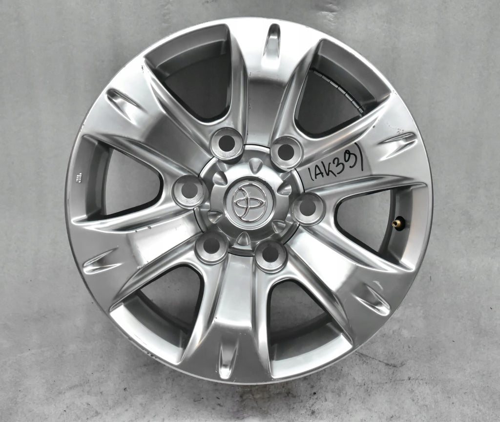 1x Alufelge 15 Zoll 7.0" 6x139.7 30ET Glanz Silber PZ0400K005 Toyota Hilux FEL5018955860ug