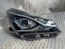Laden Sie das Bild in den Galerie-Viewer, Frontscheinwerfer Toyota Yaris 87081090 Rechts Scheinwerfer Headlight SCH3956351162dx