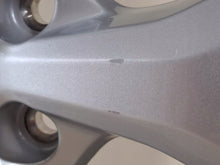 Laden Sie das Bild in den Galerie-Viewer, 1x Alufelge 17 Zoll 6.5&quot; 5x100 48ET Glanz Silber 6F9601025H Seat Arona Rim Wheel