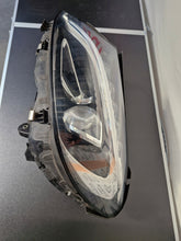 Laden Sie das Bild in den Galerie-Viewer, Frontscheinwerfer Mercedes-Benz W205 A2059062504 LED Links Headlight SCH9210621916rt