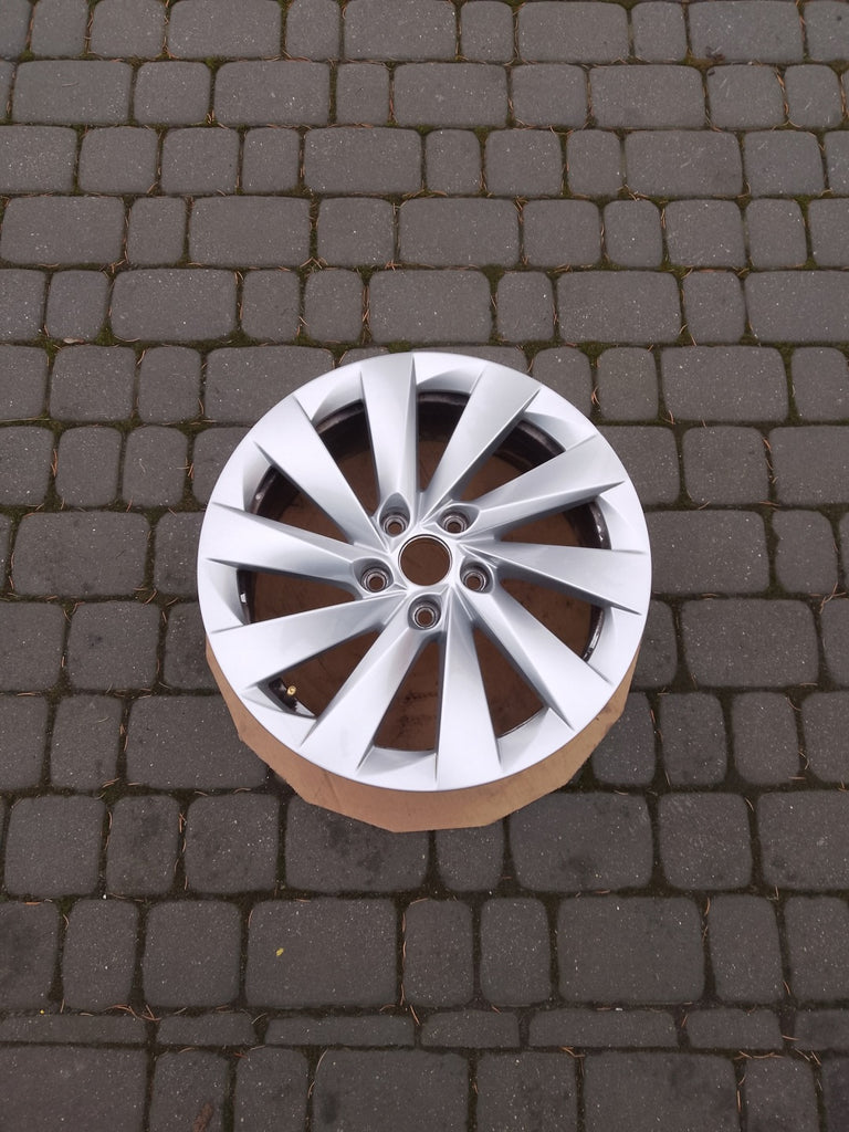 1x Alufelge 17 Zoll 7.0" 5x112 46ET Glanz Silber 5E3601025 Mg Octavia Iii FEL4805278132ha