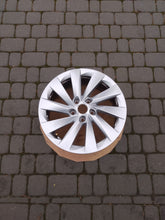 Laden Sie das Bild in den Galerie-Viewer, 1x Alufelge 17 Zoll 7.0" 5x112 46ET Glanz Silber 5E3601025 Mg Octavia Iii FEL4805278132ha