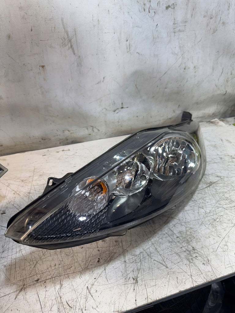 Frontscheinwerfer Ford Fiesta 8A6113W030 Vorderseite Scheinwerfer Headlight SCH9376069478sq