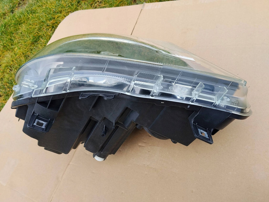 Frontscheinwerfer Mercedes-Benz Sprinter A9068202461 Rechts Headlight SCH2471301014nj