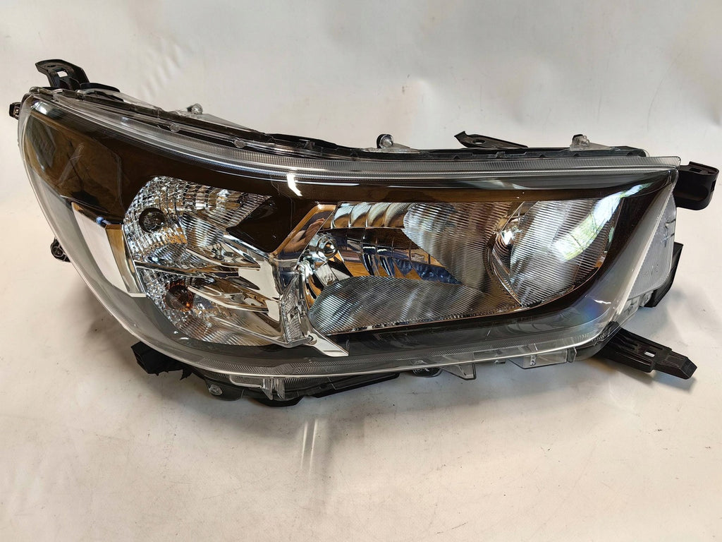 Frontscheinwerfer Toyota Hilux VIII Rechts Scheinwerfer Headlight SCH5834138430ya