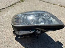 Laden Sie das Bild in den Galerie-Viewer, Frontscheinwerfer Mercedes-Benz W204 Xenon Rechts Scheinwerfer Headlight SCH4409358382of