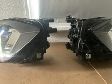 Load image into Gallery viewer, Frontscheinwerfer VW Golf VII Sportsvan 517941032B 517941031B Xenon Ein Satz SCH3330471178fi