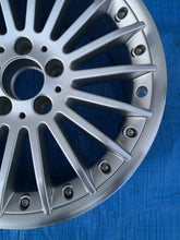 Laden Sie das Bild in den Galerie-Viewer, 1x Alufelge 17 Zoll 8.5" 5x112 38ET A2114001802 Mercedes-Benz W211 Rim Wheel FEL1394945644ai