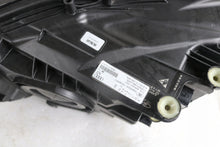 Laden Sie das Bild in den Galerie-Viewer, Frontscheinwerfer Audi Q3 83A941012 Rechts Scheinwerfer Headlight