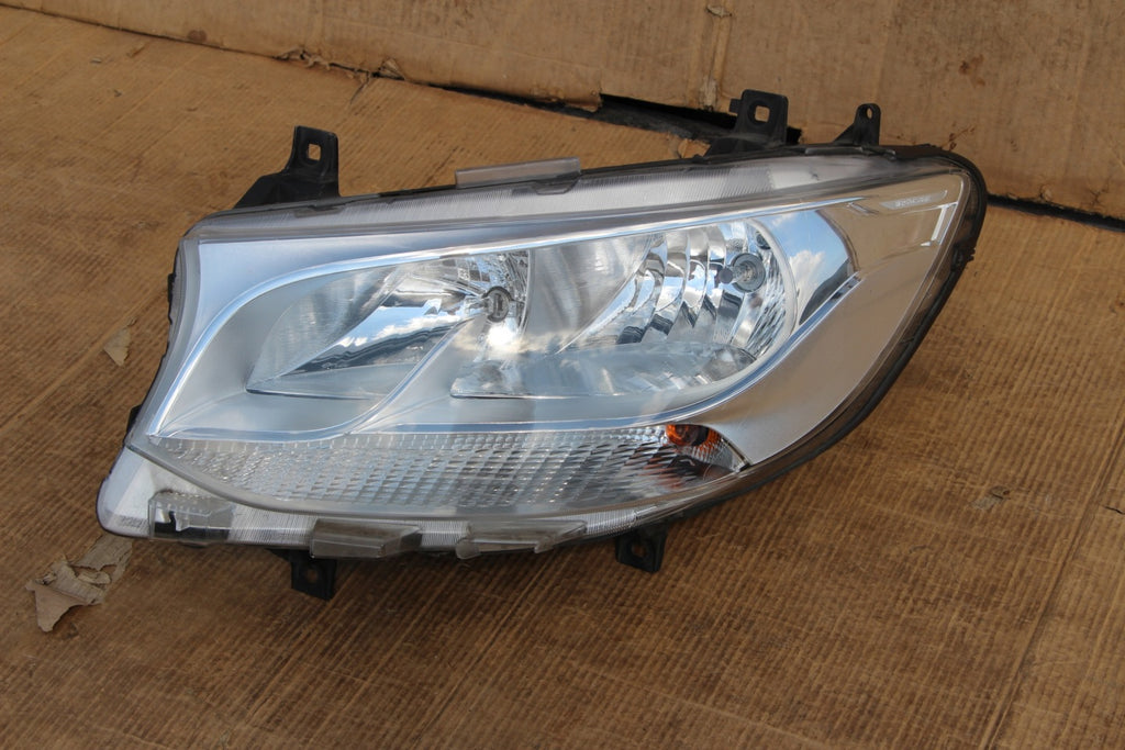 Frontscheinwerfer Mercedes-Benz Sprinter A9109060000 Links Headlight SCH4595156745tj