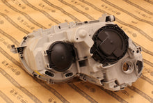 Laden Sie das Bild in den Galerie-Viewer, Frontscheinwerfer Mercedes-Benz W203 A2038203761 Xenon Links Headlight SCH8637224479ko