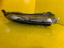 Laden Sie das Bild in den Galerie-Viewer, Frontscheinwerfer Hyundai Bayon 92208Q0600 LED Rechts Scheinwerfer Headlight