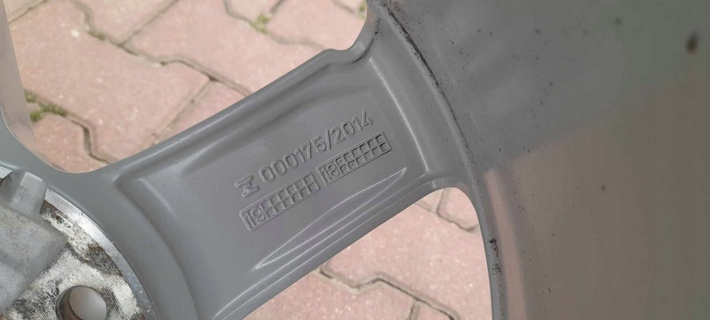 1x Alufelge 17 Zoll 7.5" 5x112 51ET Glanz Silber 8V0601025CT Audi A3 Rim Wheel FEL8595079555wz