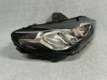 Laden Sie das Bild in den Galerie-Viewer, Frontscheinwerfer BMW 2 Active Tourer U06 5A42244-BMW LED Rechts Headlight SCH1059146894bw