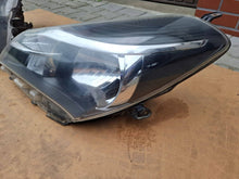Load image into Gallery viewer, Frontscheinwerfer Toyota Yaris Ein Satz Scheinwerfer Headlight SCH1012069299qq