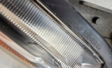 Laden Sie das Bild in den Galerie-Viewer, Frontscheinwerfer Mazda 3 2008- Links Scheinwerfer Headlight