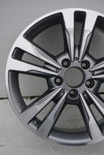 Laden Sie das Bild in den Galerie-Viewer, 1x Alufelge 17 Zoll 7.5&quot; 5x112 45ET Glanz A2074012102 Mercedes-Benz Rim Wheel