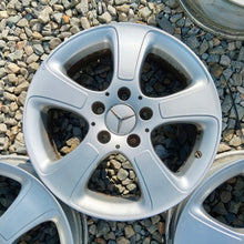 Laden Sie das Bild in den Galerie-Viewer, 4x Alufelge 16 Zoll 6.0" 5x112 46ET Glanz Silber A1694011002 Mercedes-Benz FEL4262702788uo