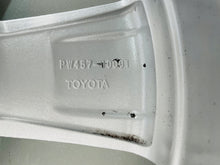 Load image into Gallery viewer, 1x Alufelge 17 Zoll 6.5" 5x114.3 45ET Silber PW457-10001 Toyota Auris Rim Wheel FEL2786544001ci