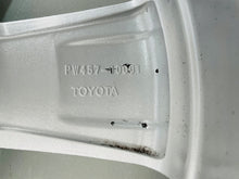 Laden Sie das Bild in den Galerie-Viewer, 1x Alufelge 17 Zoll 6.5" 5x114.3 45ET PW45710001 Toyota Auris Rim Wheel FEL2786544001ci