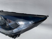 Laden Sie das Bild in den Galerie-Viewer, Frontscheinwerfer Toyota Aygo X 0H-3329318 Links Scheinwerfer Headlight