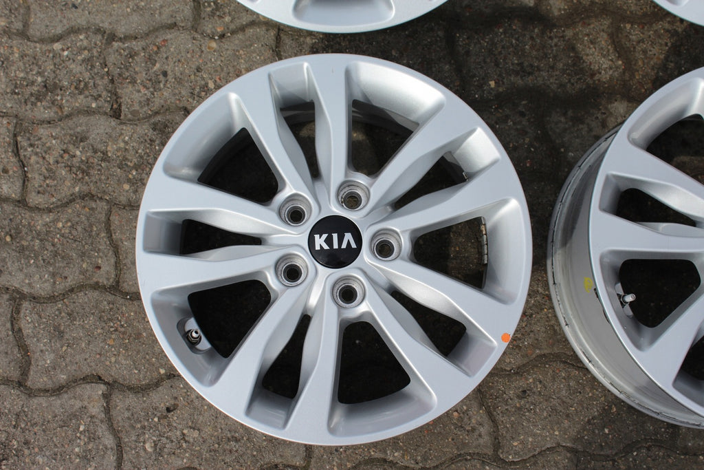 4x Alufelge 16 Zoll 6.5" 5x114.3 50ET Silber 52910A2830 Kia Ceed Rim Wheel