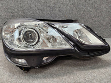 Laden Sie das Bild in den Galerie-Viewer, Frontscheinwerfer Mercedes-Benz W212 A2128202059SCZ Xenon Rechts Headlight SCH2656000499ro