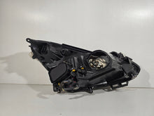 Laden Sie das Bild in den Galerie-Viewer, Frontscheinwerfer BMW Corsa D 195847658972 Links Scheinwerfer Headlight SCH3265371376pv