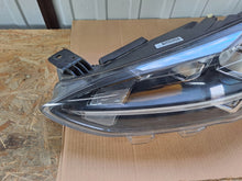 Laden Sie das Bild in den Galerie-Viewer, Frontscheinwerfer Ford Focus MX7B-13E015-ED LED Links Scheinwerfer Headlight