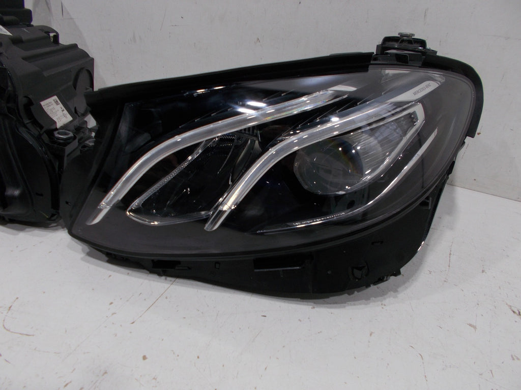 Frontscheinwerfer Mercedes-Benz A2139068708KZ LED Ein Stück (Rechts oder Links)