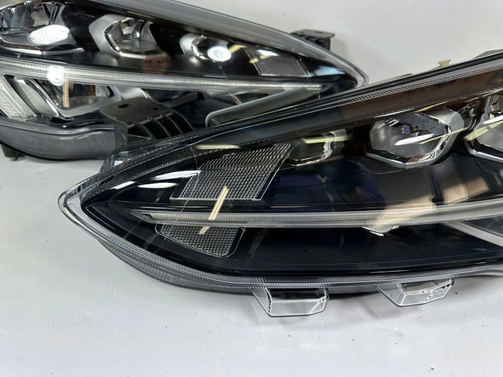 Frontscheinwerfer Ford Focus MX7B-13E015-ED MX7B-13E014-ED Ein Satz Headlight SCH8685625044ob